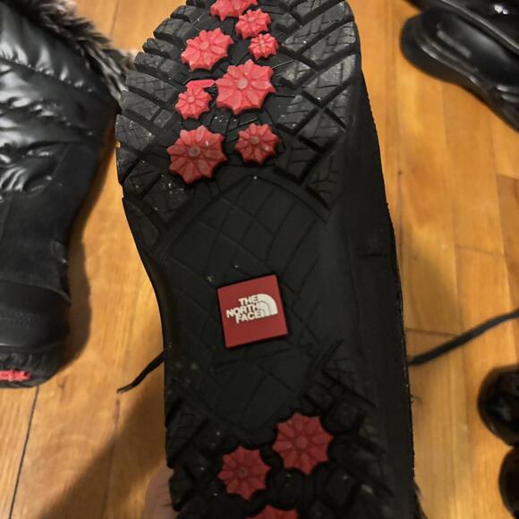 North Face Black Fur Winter - Picture 2 of 8